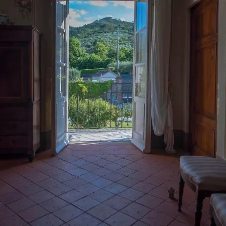 Carrara Villa *